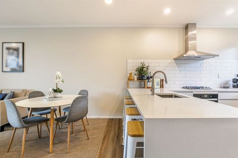 Photo of property in 9s Clearwater Cove, West Harbour, Auckland, 0618