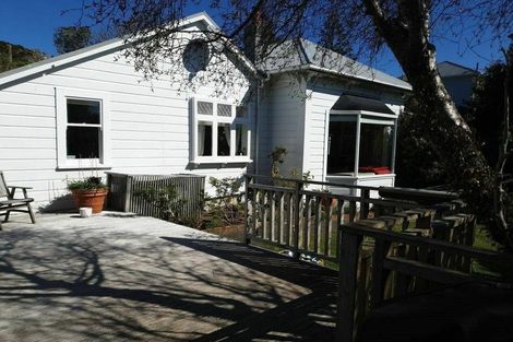 Photo of property in 6 Norfolk Street, Northland, Wellington, 6012