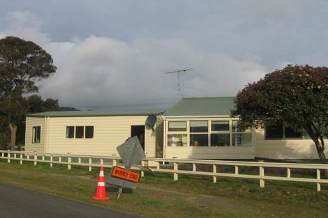 Photo of property in 70 Edward Street, Coromandel, 3506