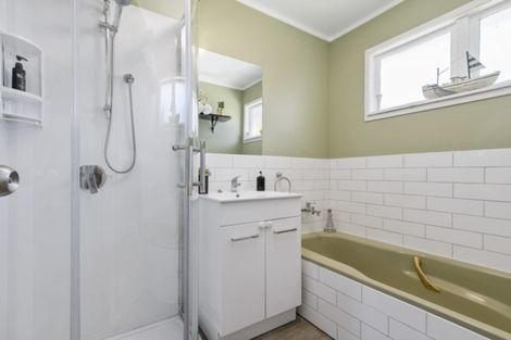 Photo of property in 3/11 Ridgemount Rise, Mangere Bridge, Auckland, 2022