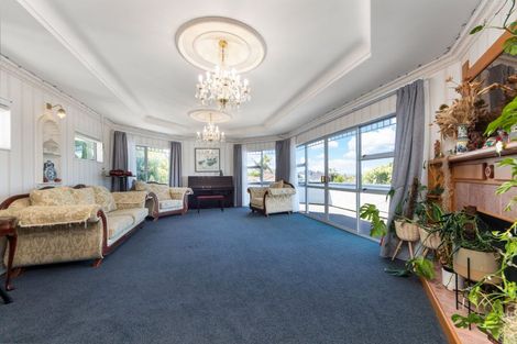 Photo of property in 48 Cherub Place, West Harbour, Auckland, 0618