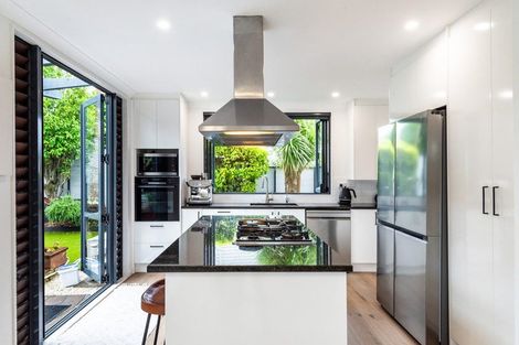 Photo of property in 8a Onepoto Road, Hauraki, Auckland, 0622