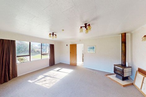 Photo of property in 292 Heatherlea Road East, Levin, 5571