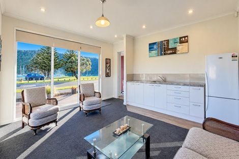 Photo of property in 305a Beach Road, Whangamata, 3620