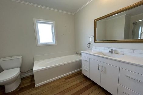 Photo of property in 1/47 Clevedon Road, Papakura, 2110
