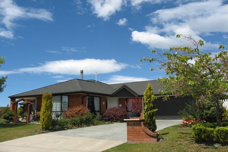 Photo of property in 16 Carmana Gardens, Rangiora, 7400