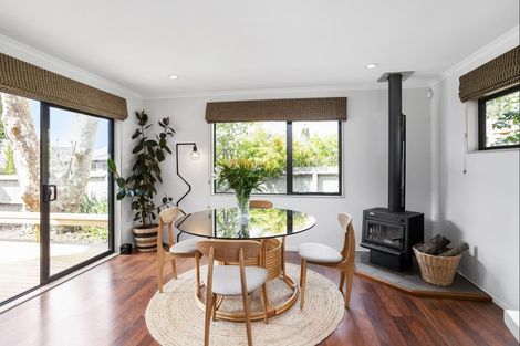 Photo of property in 14a Bradbury Road, Botany Downs, Auckland, 2010