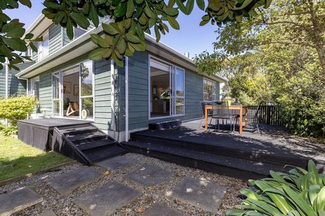 Photo of property in 131 Renown Road, Raumati South, Paraparaumu, 5032