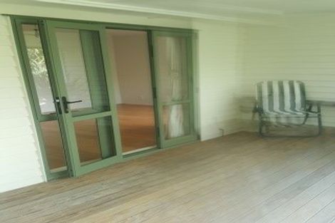 Photo of property in 938 East Coast Road, Northcross, Auckland, 0630