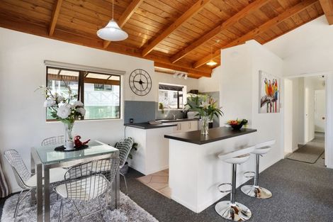 Photo of property in 1/51b Sunset Road, Totara Vale, Auckland, 0632