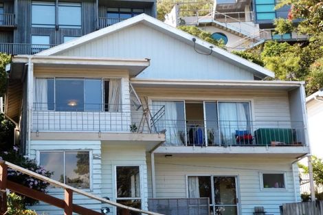 Photo of property in 43 Palliser Road, Roseneath, Wellington, 6011