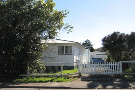 Photo of property in 9 President Avenue, Papakura, 2110