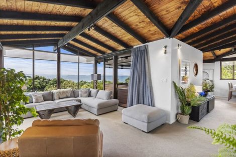 Photo of property in 60 Pacific Parade, Army Bay, Whangaparaoa, 0930