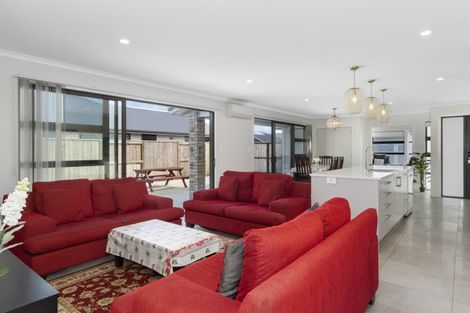 Photo of property in 18 Monilia Way, Papamoa Beach, Papamoa, 3118