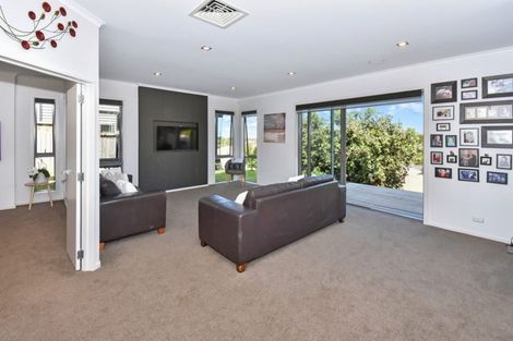 Photo of property in 6 Henriette Place, The Gardens, Auckland, 2105