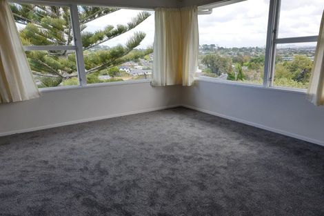 Photo of property in 32 Juniper Road, Sunnynook, Auckland, 0620