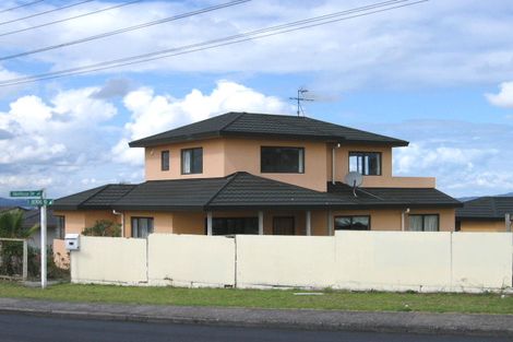 Photo of property in 113 Luckens Road, West Harbour, Auckland, 0618