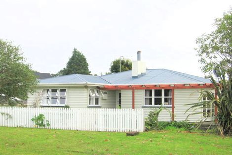 Photo of property in 14 Pohutukawa Avenue, Red Beach, 0932