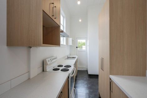 Photo of property in 114 Macandrew Road, South Dunedin, Dunedin, 9012