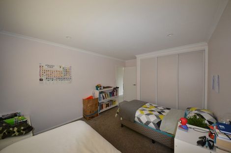 Photo of property in 2/42 Aberdeen Road, Campbells Bay, Auckland, 0620