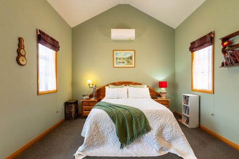 Photo of property in 77 Mclean Street, Woodville, 4920