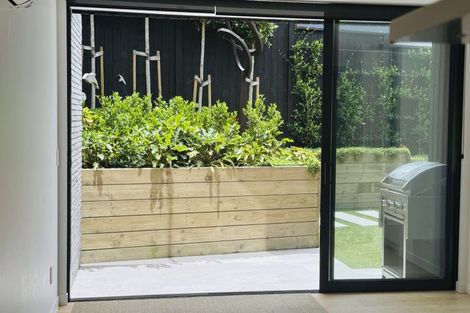 Photo of property in 1/324 Beach Road, Campbells Bay, Auckland, 0630