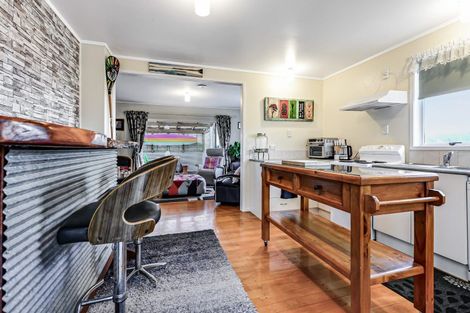 Photo of property in 2 Point Street, Raglan, 3225