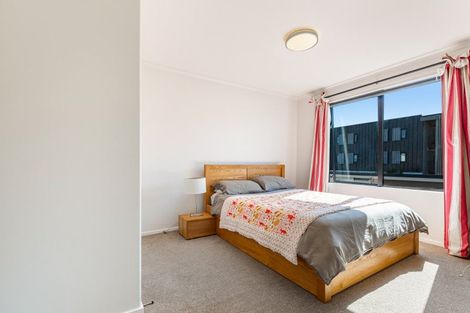 Photo of property in 14 Kotuku Lane, Hobsonville, Auckland, 0616