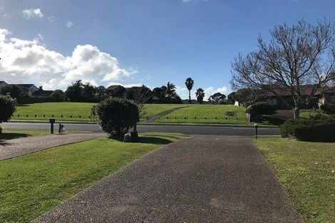 Photo of property in 2/98 Mirrabooka Avenue, Botany Downs, Auckland, 2010