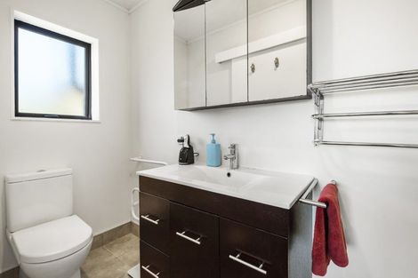 Photo of property in 20 Ronald Macken Place, Windsor Park, Auckland, 0632