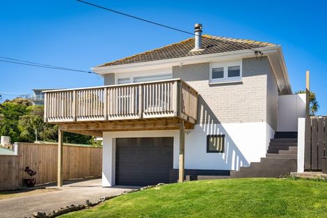 Photo of property in 2 Whanake Street, Titahi Bay, Porirua, 5022