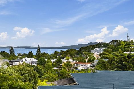 Photo of property in 21 Macnay Way, Murrays Bay, Auckland, 0630