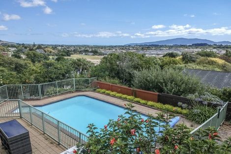 Photo of property in 128 Winara Avenue, Waikanae, 5036