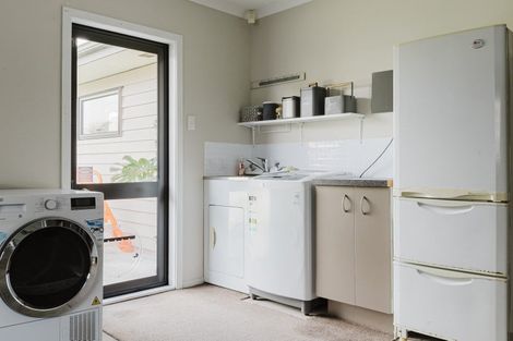 Photo of property in 30 Charles Cross Street, Longburn, Palmerston North, 4412