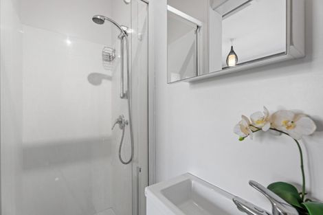 Photo of property in 76 Mount Smart Road, Onehunga, Auckland, 1061