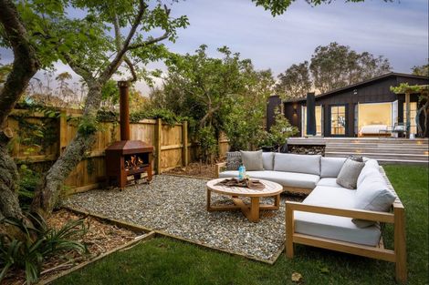 Photo of property in 74 Clinton Road, Tawharanui Peninsula, Matakana, 0986