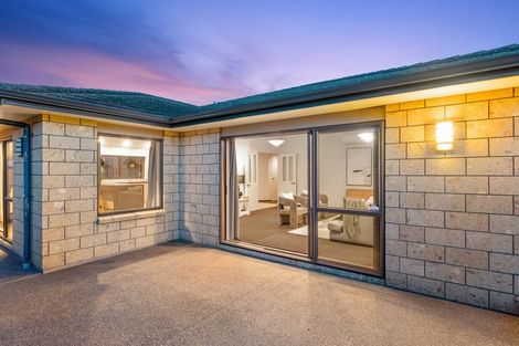 Photo of property in 26 Cottonwood Close, Paraparaumu Beach, Paraparaumu, 5032