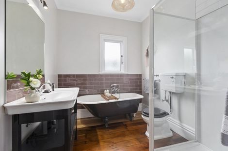 Photo of property in 12 Eden Street, Island Bay, Wellington, 6023