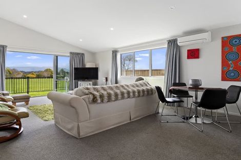 Photo of property in 18 Richardson Road, Omokoroa, 3114