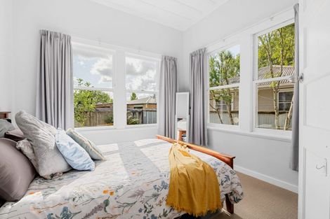 Photo of property in 1a Mahana Road, St Andrews, Hamilton, 3200