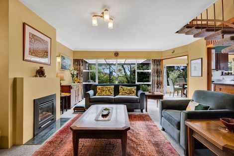 Photo of property in 8 Longview Drive, Merrilands, New Plymouth, 4312