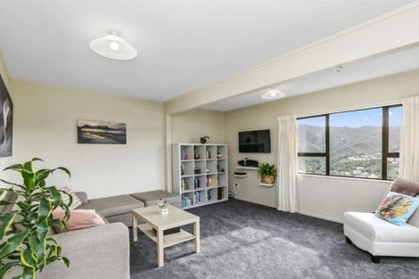 Photo of property in 2/22 Parklands Drive, Karori, Wellington, 6012
