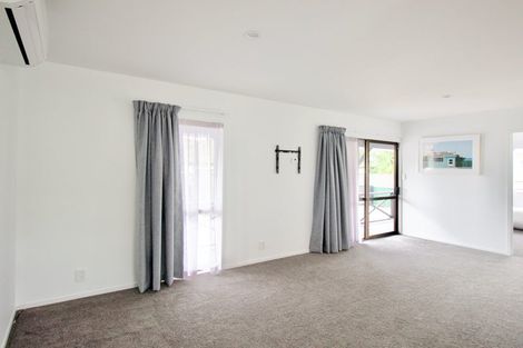 Photo of property in 2/708 Swanson Road, Swanson, Auckland, 0612
