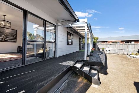 Photo of property in 12 Kentucky Crescent, Nawton, Hamilton, 3200