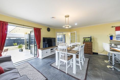 Photo of property in 145 Schnell Drive, Kelvin Grove, Palmerston North, 4414