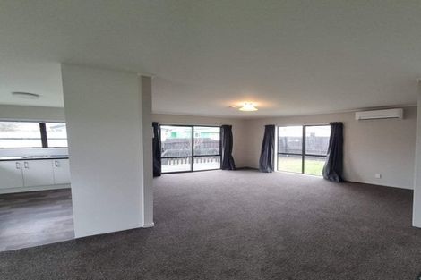 Photo of property in 1/11 Blackgate Place, Weymouth, Auckland, 2103