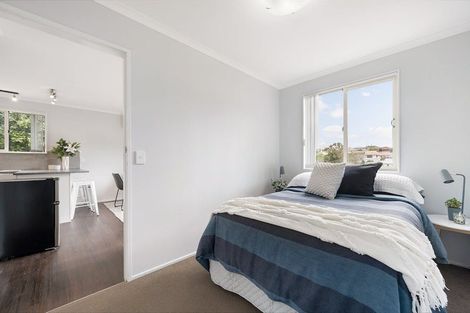 Photo of property in 61 Salford Street, Newlands, Wellington, 6037