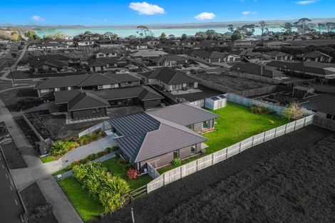 Photo of property in 17 Dame Nganeko Drive, Glenbrook, 2681
