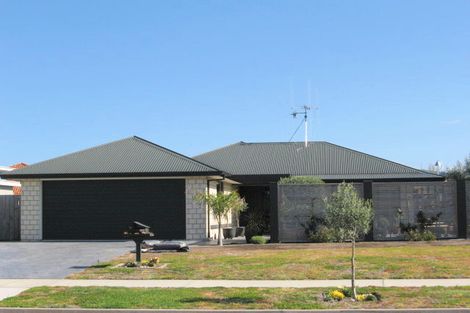 Photo of property in 18 Oriental Parade, Papamoa Beach, Papamoa, 3118