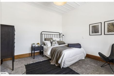 Photo of property in 1/12 Rodney Road, Northcote Point, Auckland, 0627